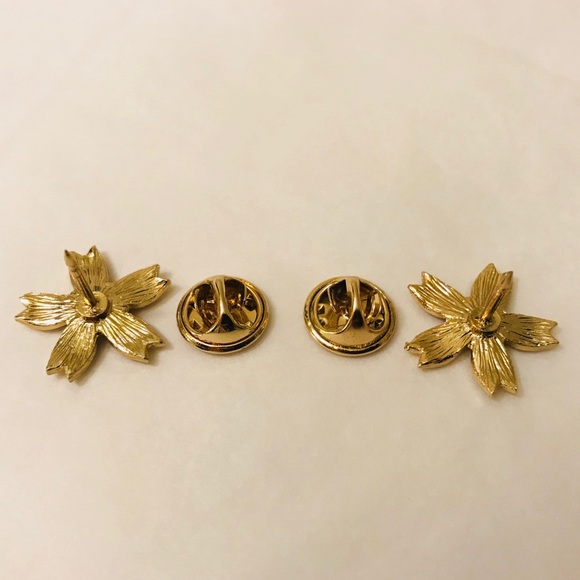 🌼Golden Flower Brooches - Picture 5 of 7